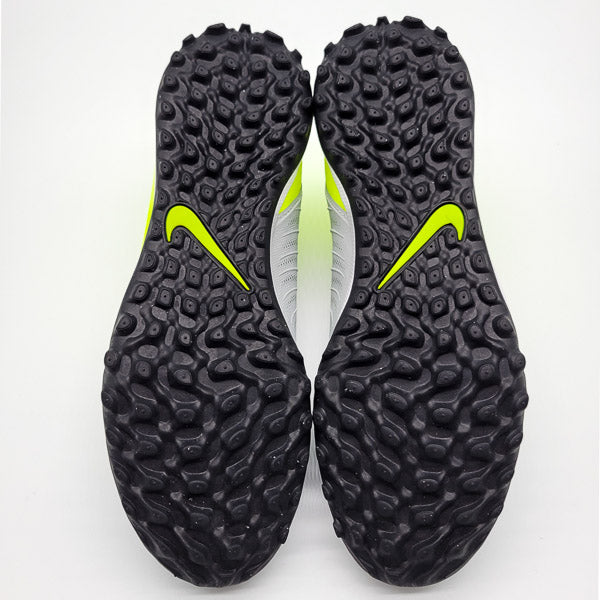 Nike Phantom Luna 2 Academy TF Multitacos